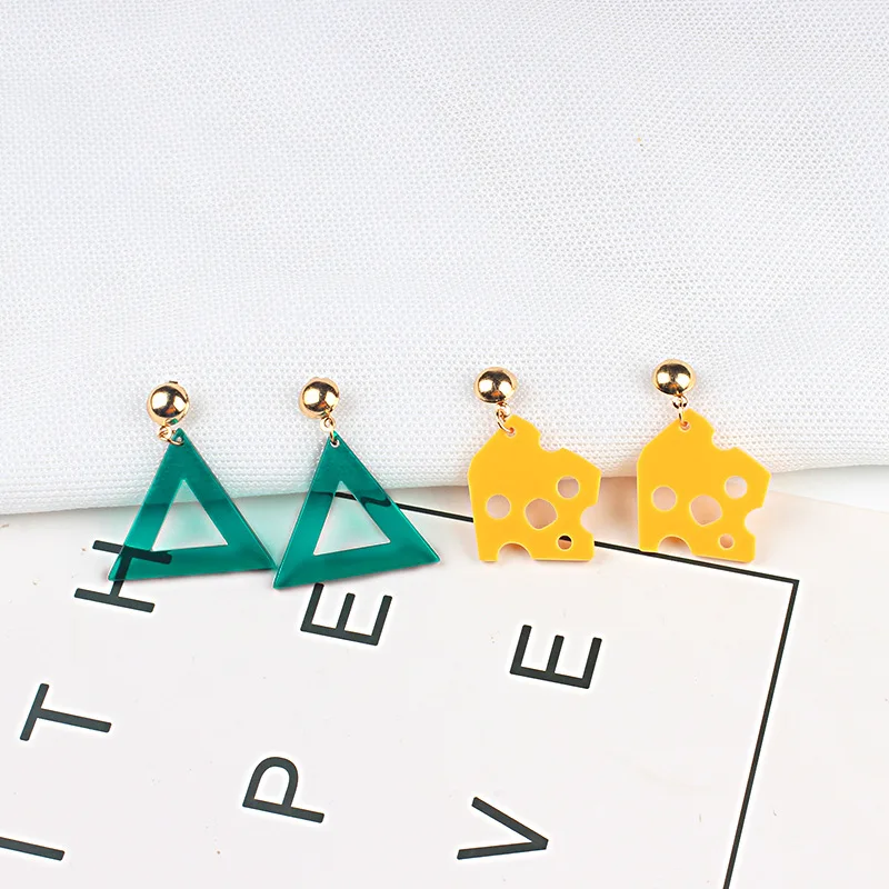 Корея горячая распродажа Новые Модные Акриловые серьги треугольник сыра милый