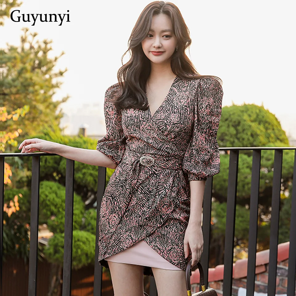 

High Waist Tight Office Lady Dress 2022 Spring Vintage Irregular Small Floral Half Puff Sleeve V-Neck Asymmetrical Mini Dress