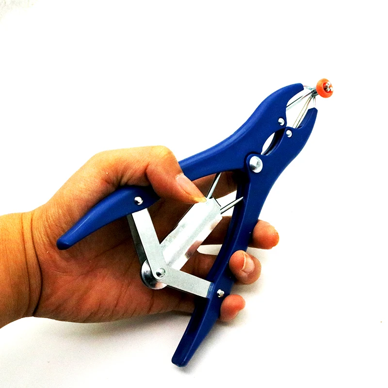 Плоскогубцы и резиновое кольцо для кастрации ветеринарного оборудования