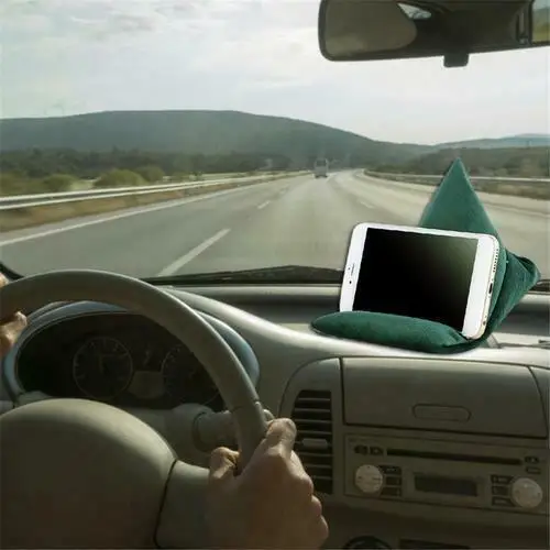 мягкая треугольная подушка