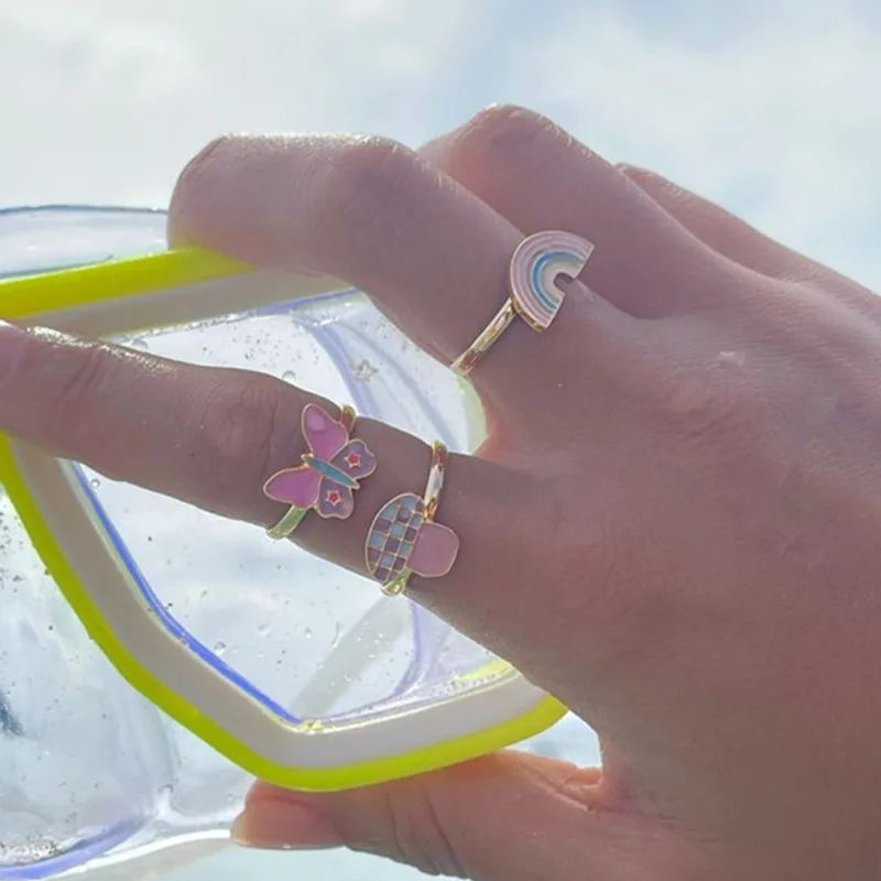 Женское кольцо с радужной бабочкой летнее пляжное розовой глазурью в форме