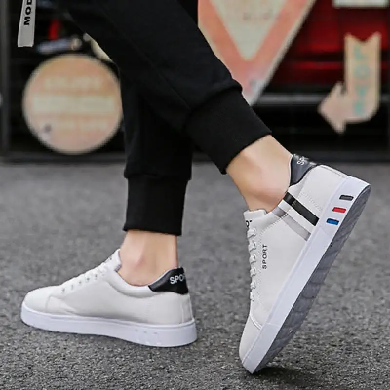 

2021 Fashion Men Flat Shoes Comfortable Breathable Lace Up Female Casual Shoes Light Solid Color Low Heel Men Travel Shoes