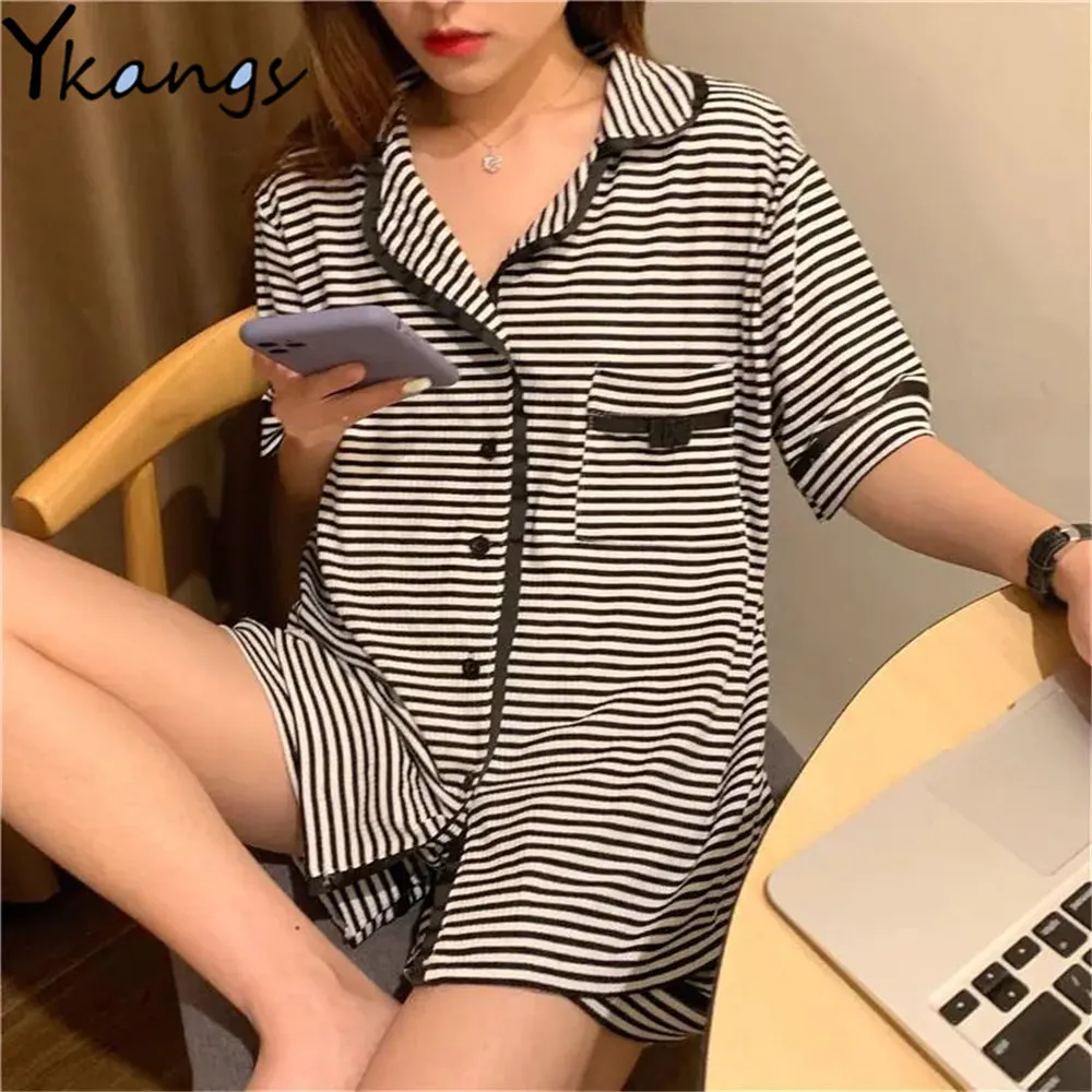 

Fashion Women Black White Vertical Stripe Pajama Shorts Set 2021 Female Korean Loose Leisure Summer Pijama Harajuku Sleepwear