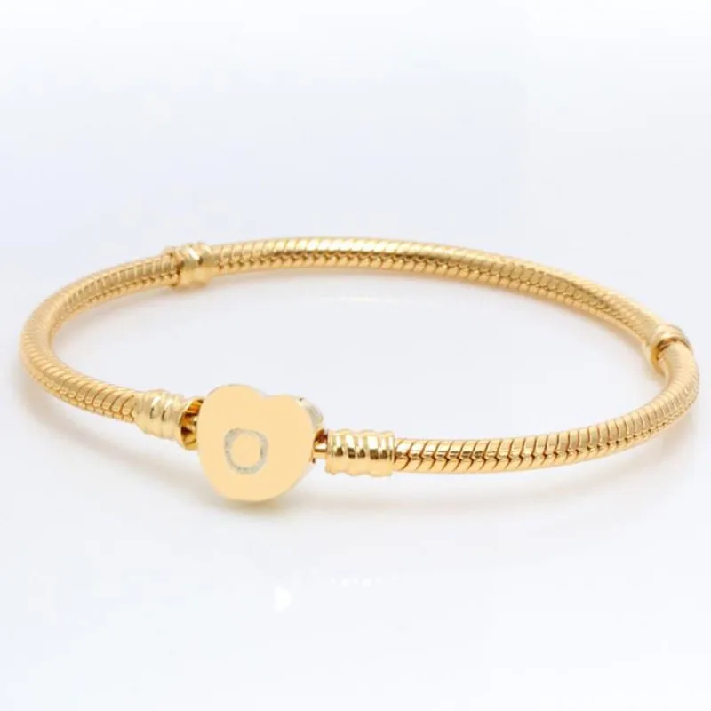 

The New 925 Silver Fashion Heart-shaped Buckle Snake Bone Pan Bracelet Is Suitable For Women's Fashion Classic Jewelry