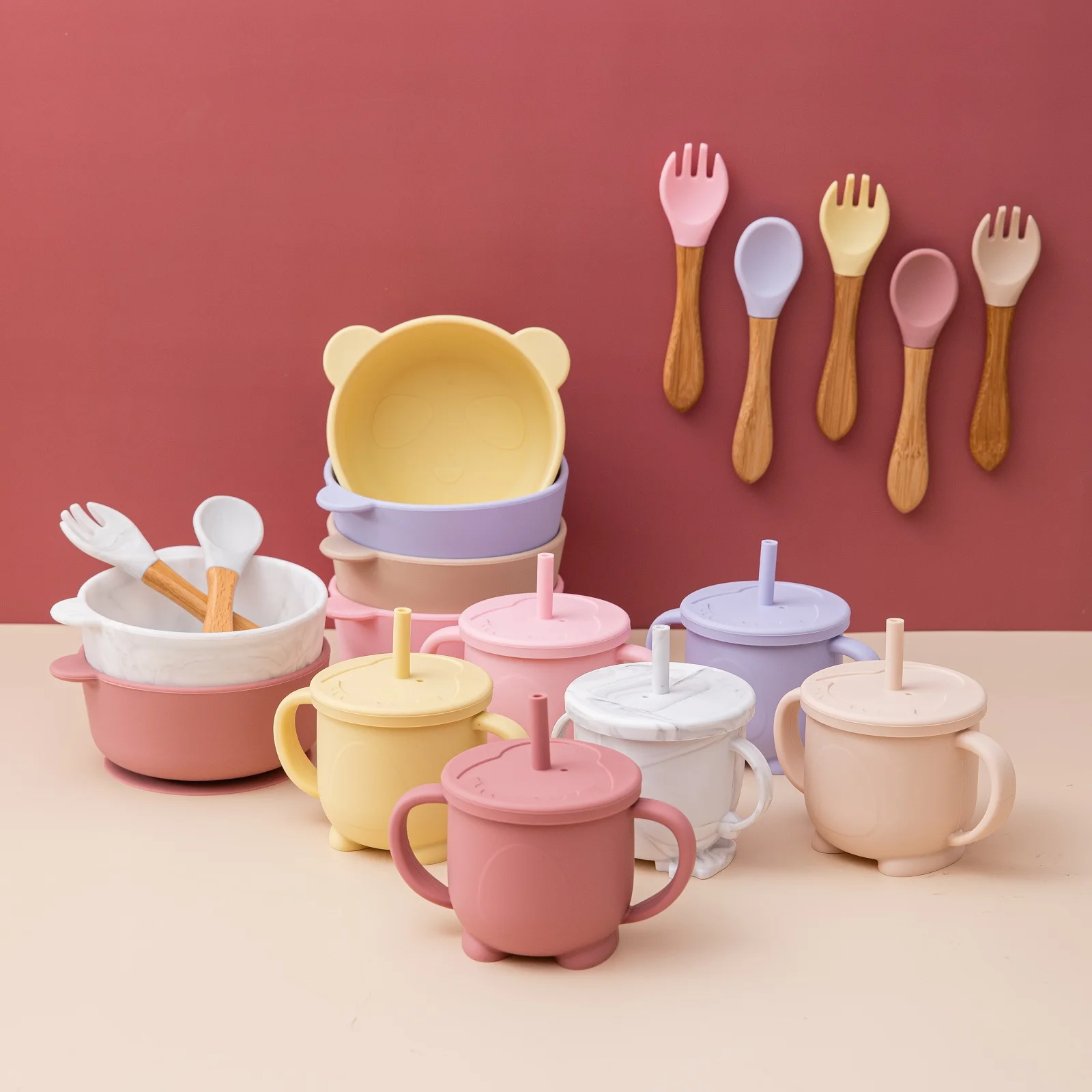

4PCS Baby Silicone Bowl Tableware Strong Sucker Feeding Bowl Straw Cup fork Spoon Set Cartoon Shape Children's Tableware Sets