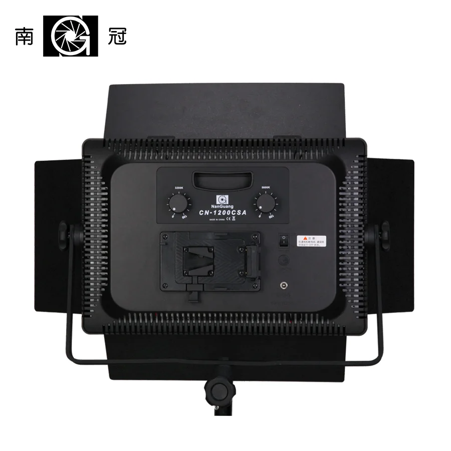 Светодиодная осветительная панель Nanguang CN-1200CSA LED S 5906 LM 5600K 7750 Lux Video Studio с V-образным