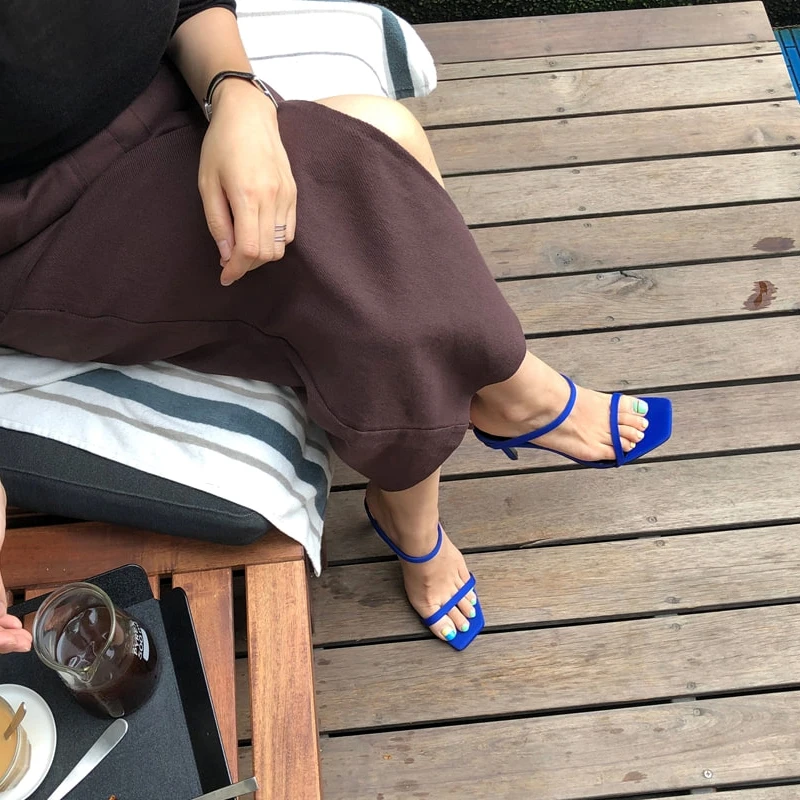 Женские босоножки с ремешком на щиколотке вечерние высоком каблуке открытым