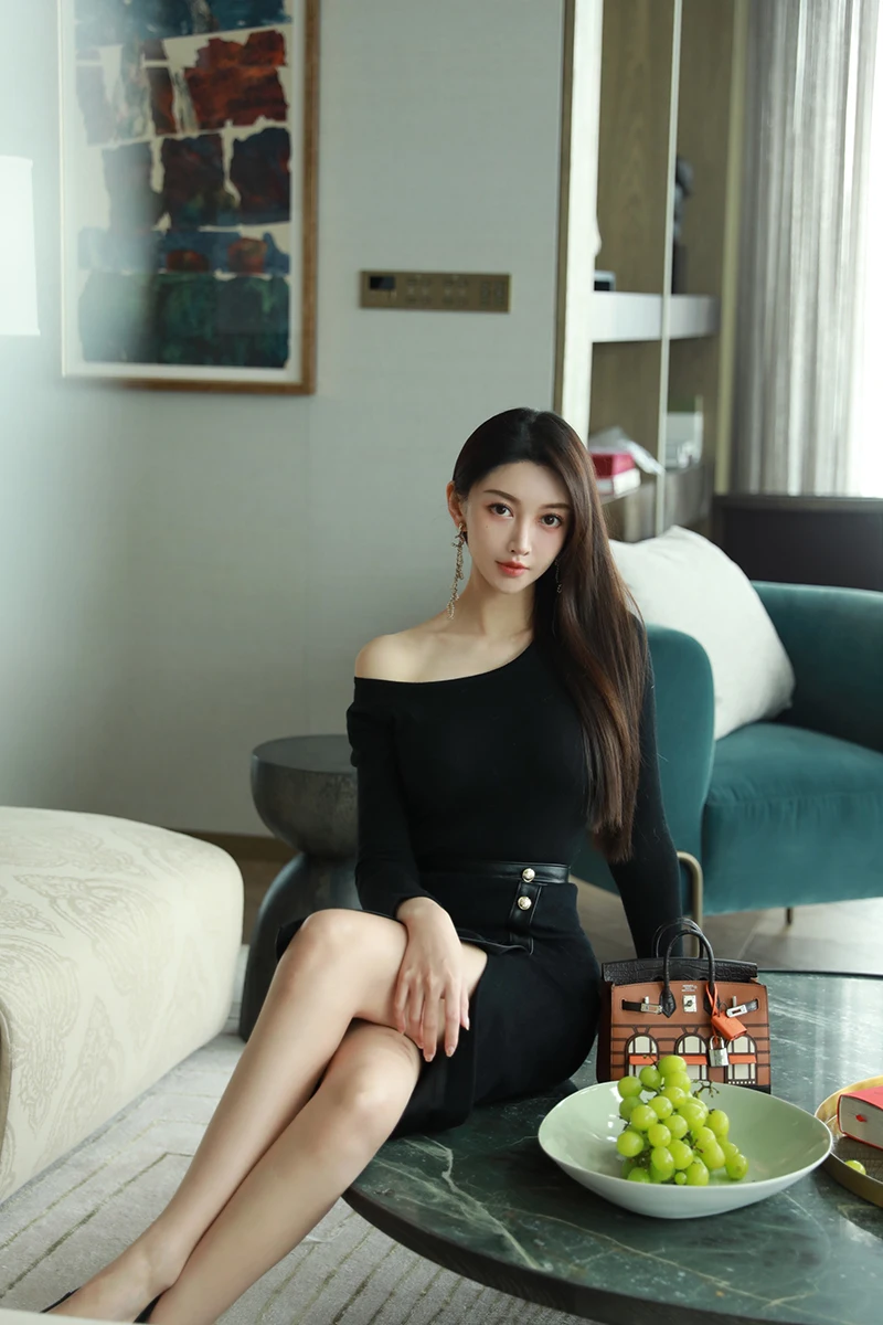 

design round neck slim fit wool T-shirt V-neck sexy stitching rib solid top autumn and winter