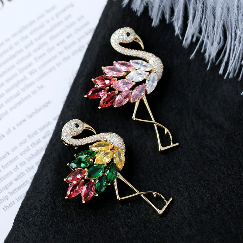 

2021 New Arrival Flamingo Brooches Pins Fashion Cubic Zirconia Animals Luxury Bird Jewelry Brooch for Women Men Banquet Gift