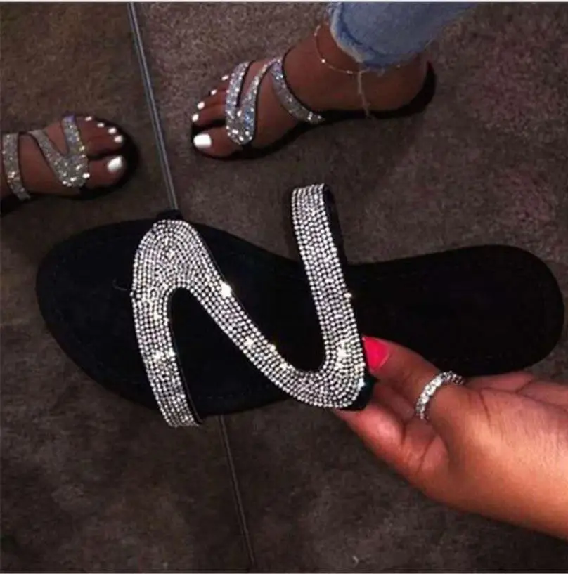 

Модная женская обувь с кристаллами; Летние сандалии на плоской подошве шлёпанцы для женщин размера плюс; Пляжные сланцы