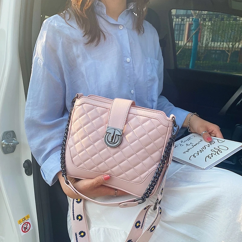 

Ladies High-quality Leather Messenger Bags Fashion Chain Shoulder Crossbody Bags Women Large Capacity fanny Package Louis Brand