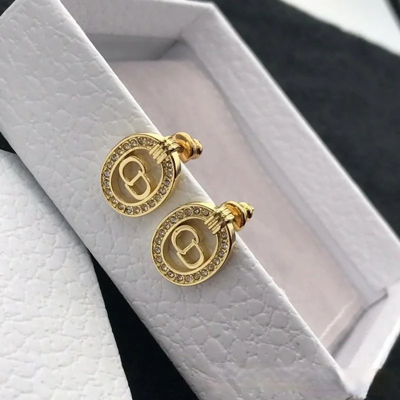 

D family's 20-year-old European and American retro full diamond earrings