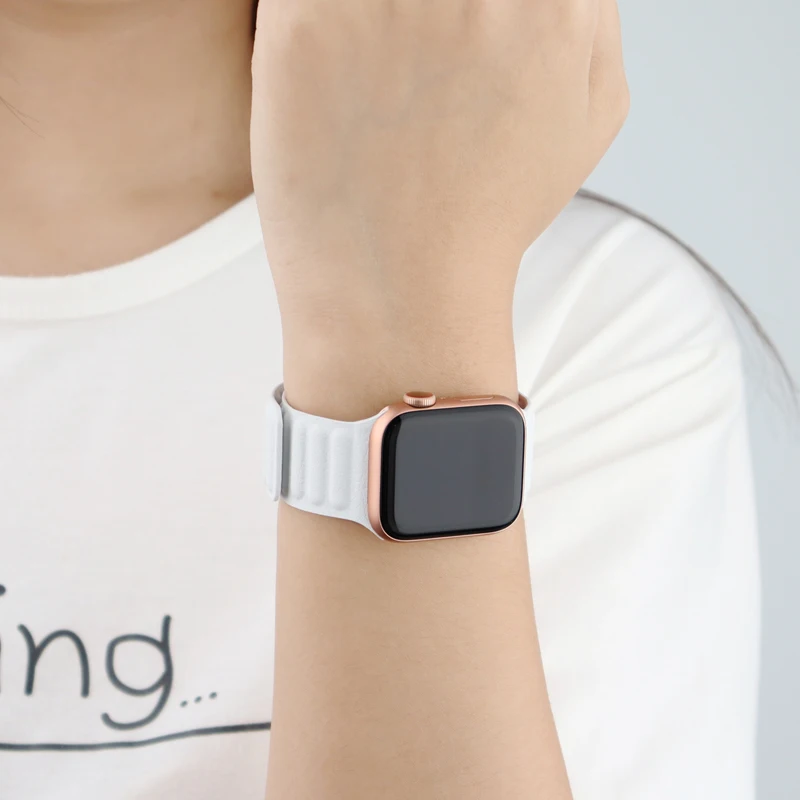 Leather Link For Apple watch band 44mm 40mm 41mm 45mm watchband original Magnetic Loop bracelet iWatch series 3 5 7 6 4 SE strap