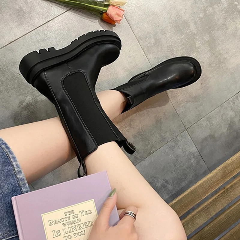 

2020 Women Casual Boots Solid Color Fashion Comfortable High Top Slip-on Black Ankle Boots Autumn Brand Designer Female Boots