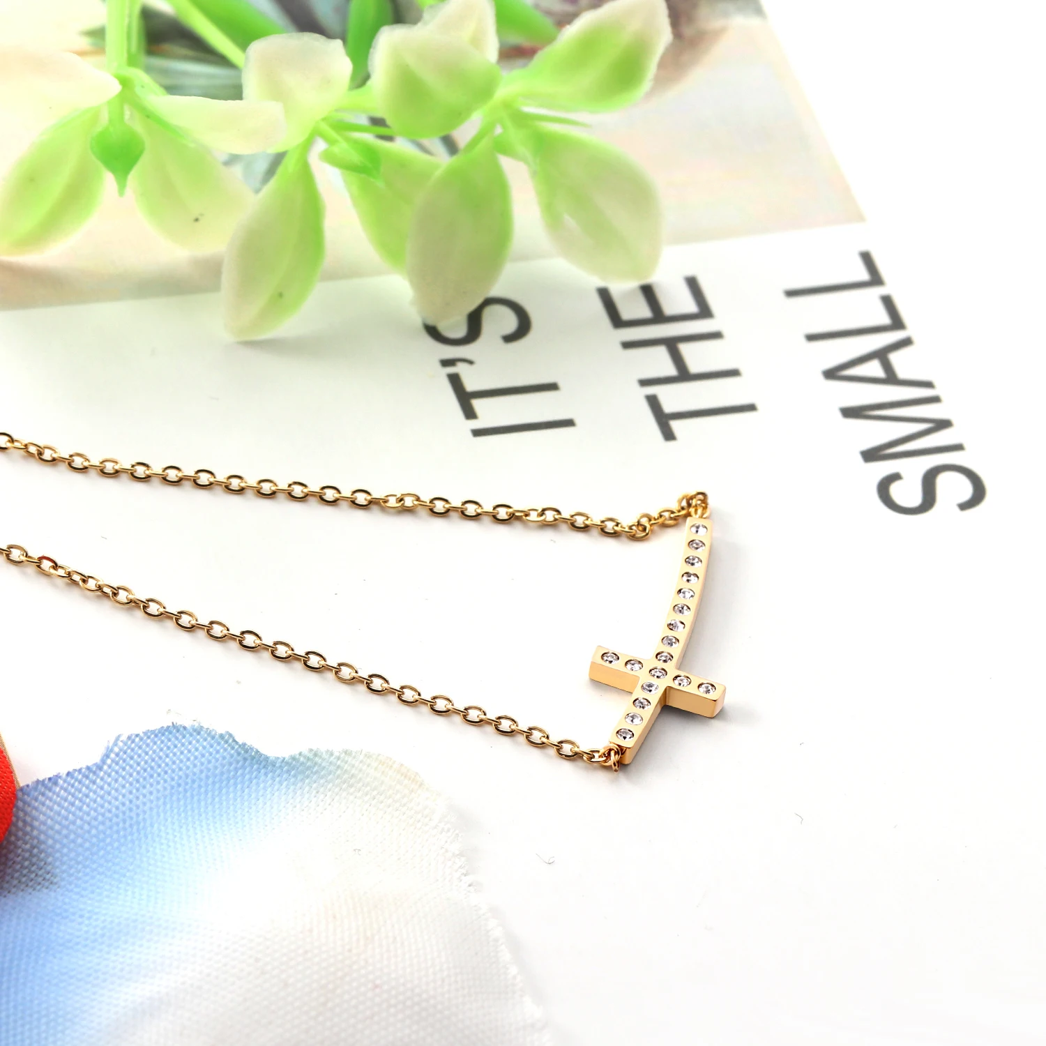 Роскошное стальное ожерелье лучших друзей золотого цвета крест с фианитом кулон