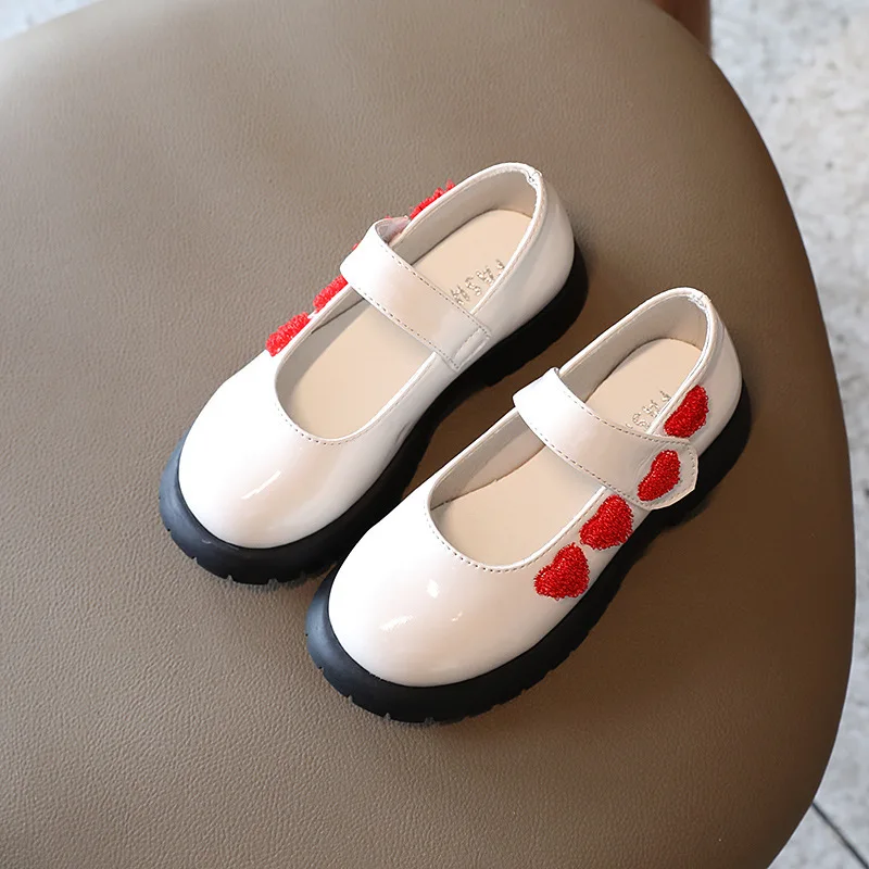 

Children Fashion Love Embroidered Leather Shoes Girl's Soft Sole Light Fashion Square Party Dress Princess Shoes Toddler Shoes