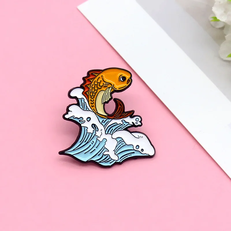 

Dear-you Happy koi brooch chic dancing in the waves cartoon creative dripping brooch cute little fish badge jewelry
