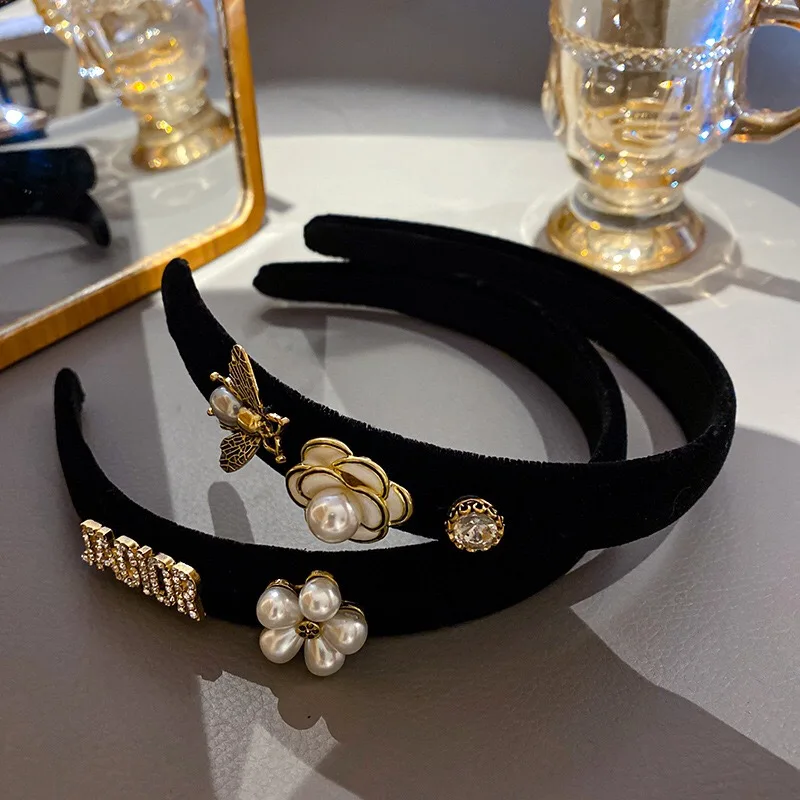 

Retro luxury rhinestone pearl letter bee flower hair woman girl sweet hair jewelry wholesale