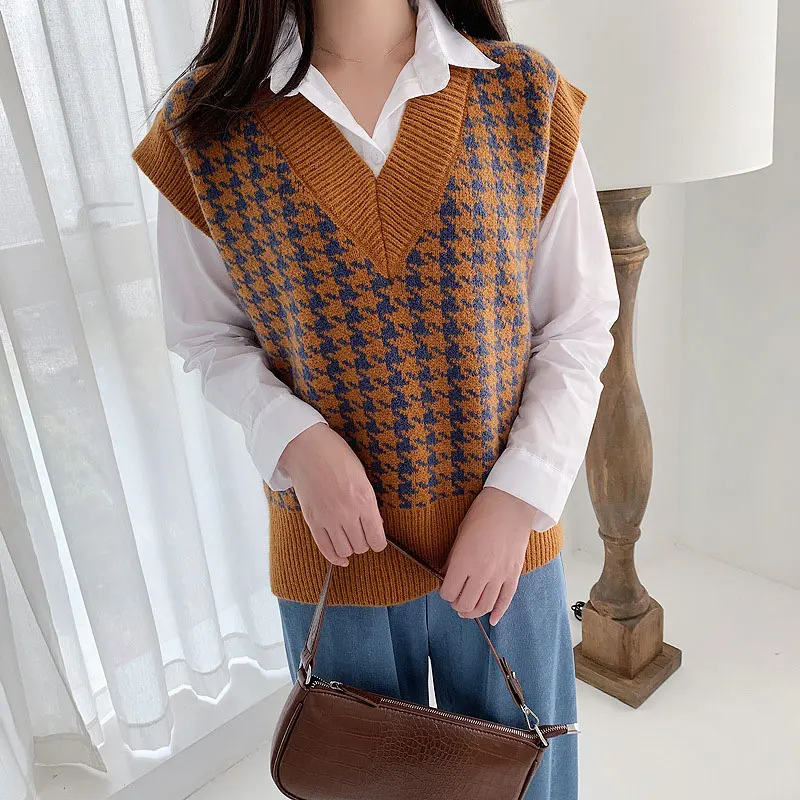 Жилет женский трикотажный в клетку без рукавов Свободный пуловер с V-образным
