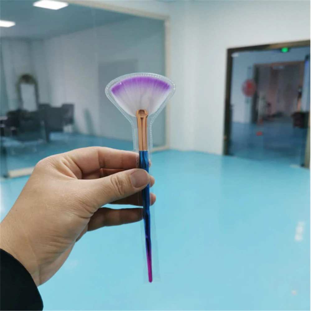 

1pc New Fashion Fan Mask Brush Soft Makeup Brushes Cosmetic Tools for Peel Mask Makeup DIY Skin Care Tools Brush For Women