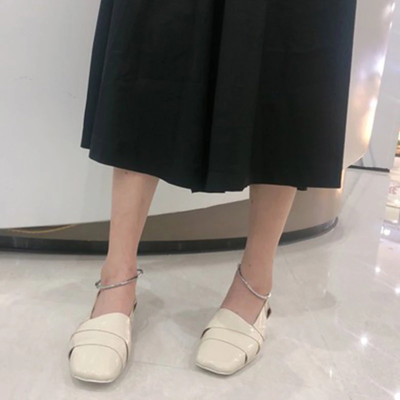 DEAT/простые женские туфли с квадратным носком на плоской подошве металлической