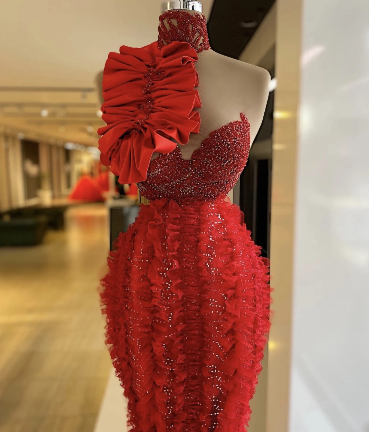 

YILIBER Evening dresses 2021 vintage vlack pearls long sleeves evening gowns beading prom dresses for women short dresses