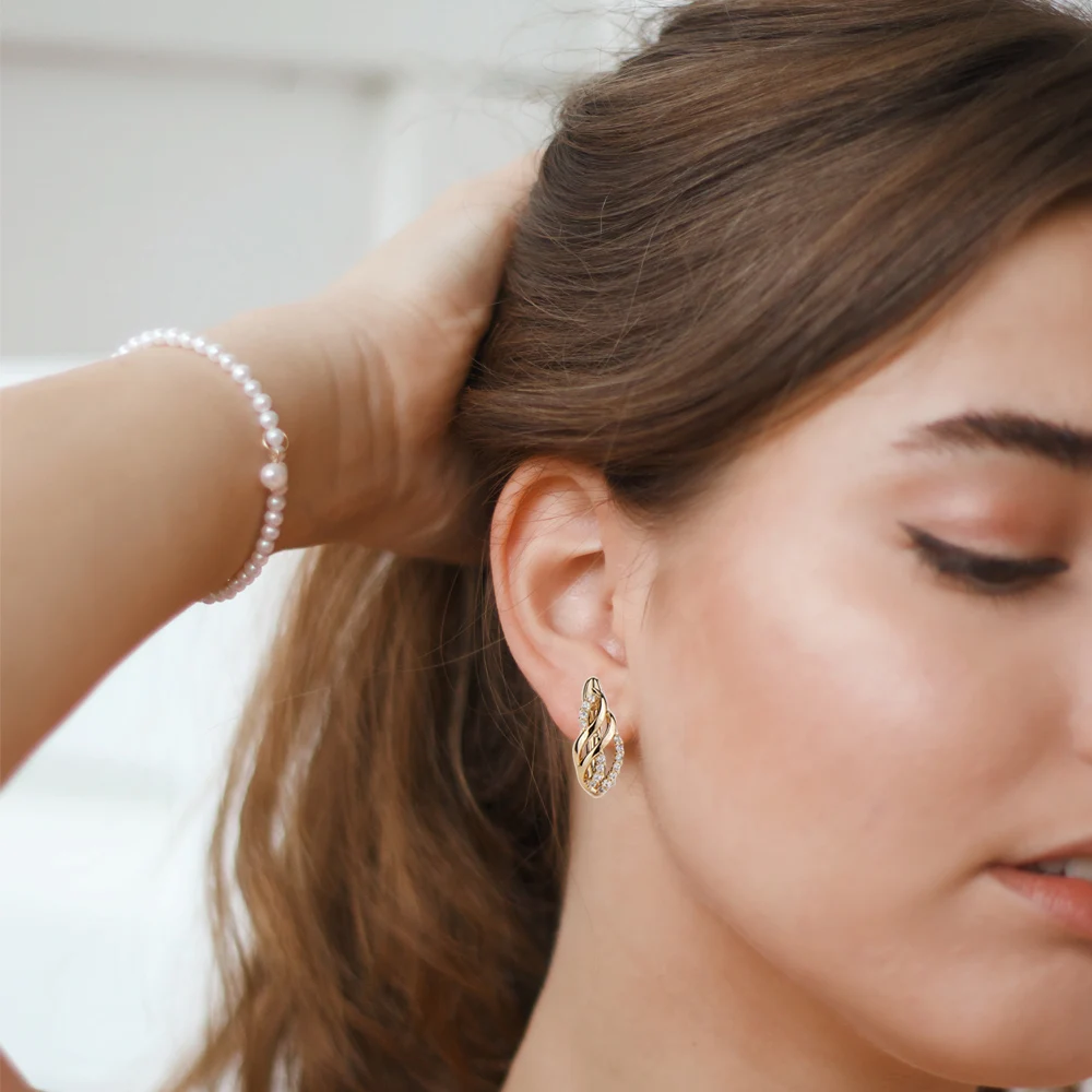 

Dckazz Wedding Luxury Natural Zircon Stud Earrings Glossy Geometry High Quality Copper Earring for Women Party Fashion Jewelry