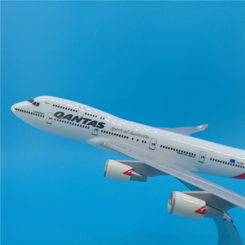 32CM 1:250 B747model QANTAS Australia airline with alloy base resin aircraft plane collectible display model collection | Игрушки и