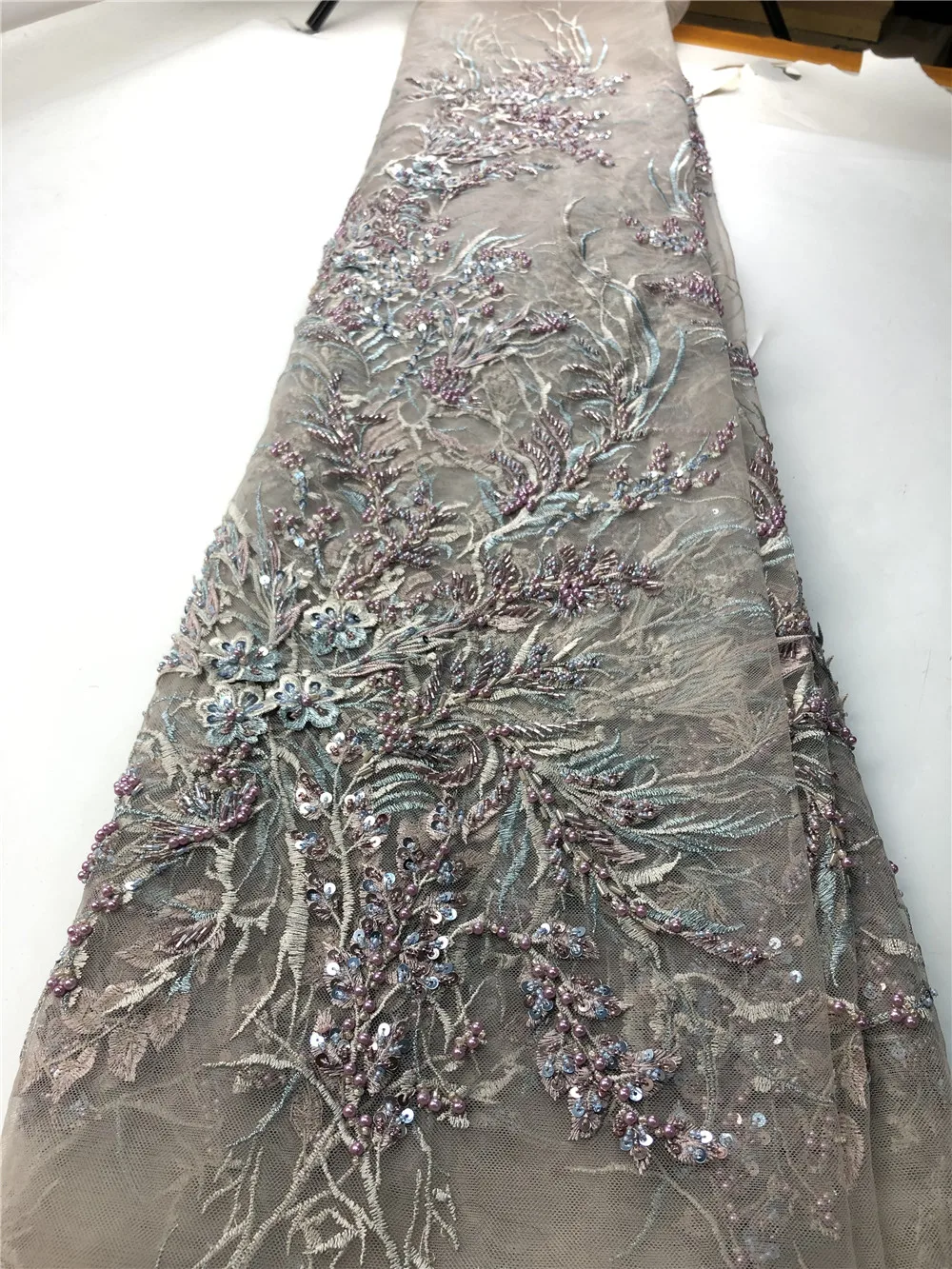 

Handmade embroidered tulle fabric Luxury heavy stones french net lace Nigerian beaded lace fabric for party dress H0151