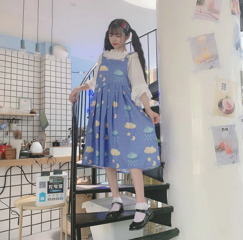 Милое женское летнее длинное платье на бретельках в стиле дождливого дня