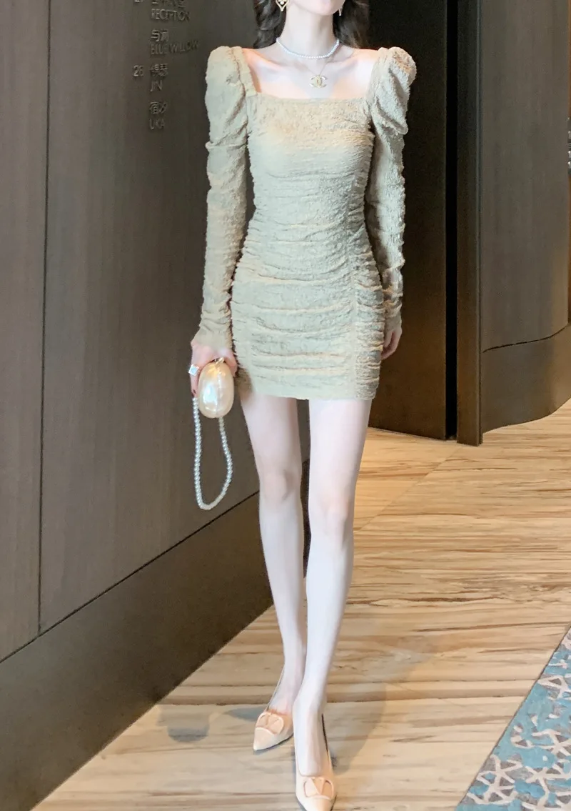 2020 automne nouveau rétro plis mince col carré robe bureau dame Polyester gaine genou-longueur col carré naturel