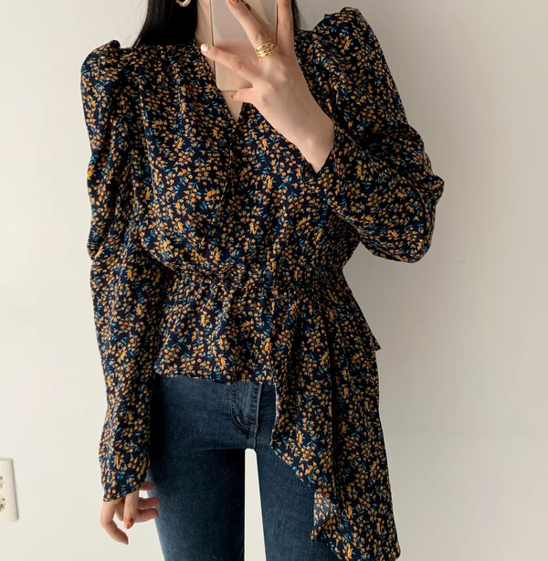 

Korean Chic Vintage Floral V-neck Puff Sleeve Western Style Youthful Fashionable Irregular Shirt Waist Trimming Short Top