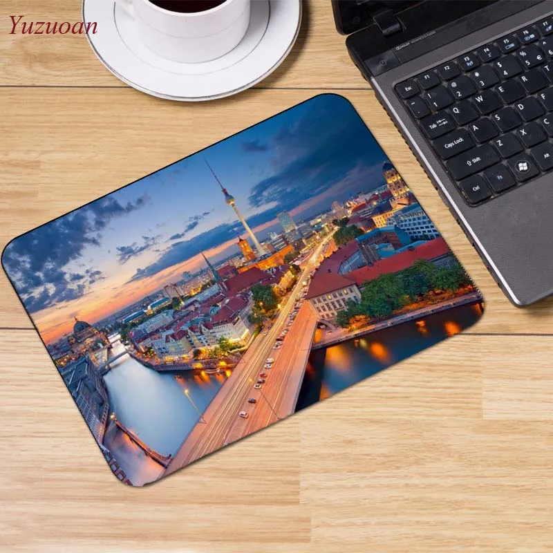 22x18cm Yuzuoan большая рекламная акция Россия Гонконг Ночной пейзаж дизайн игровой скорость коврик для мыши геймер игровые коврики маленький размер для 180*220*2 мм - Цвет: 22x18cm