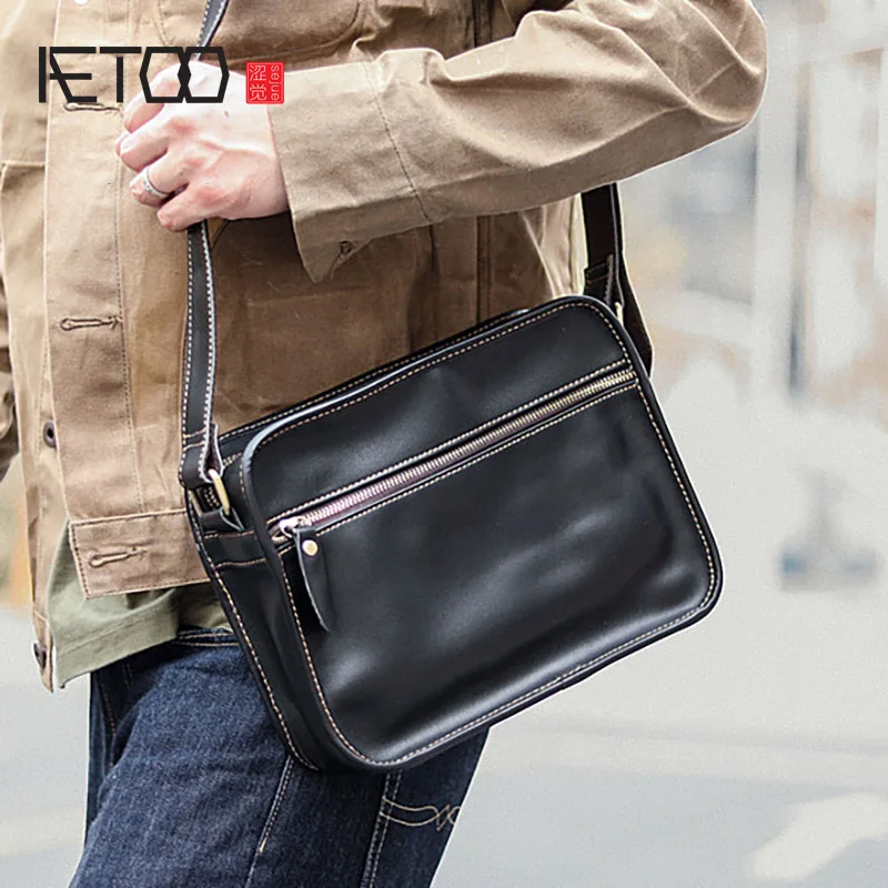 

AETOO Crazy horse leather men's bag, leather casual stiletto bag, square trend men's shoulder bag