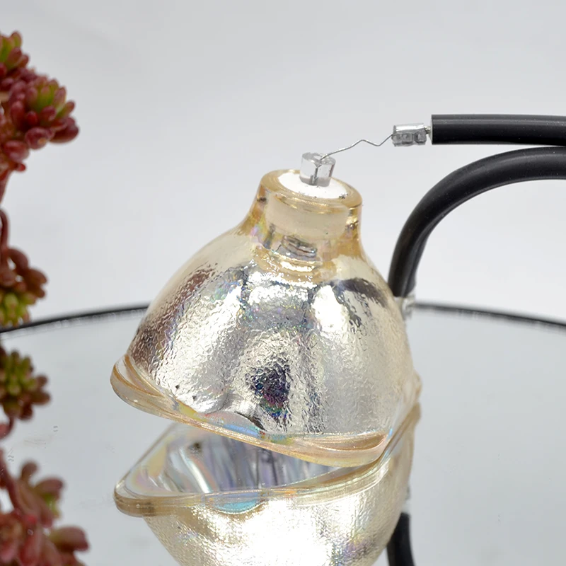 Совершенно новая проекционная лампа неизолированная DT00701 для HITACHI фото свет