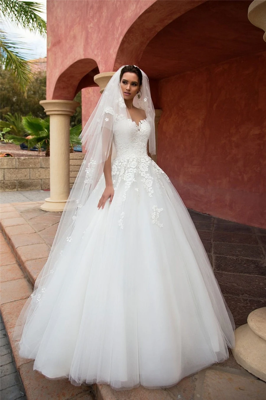 

2020 Sweetheart Lace Appliques A-Line Wedding Dresses Sweep Train Long Bridal Gowns Formal Customized Online Vestidos De Mariee