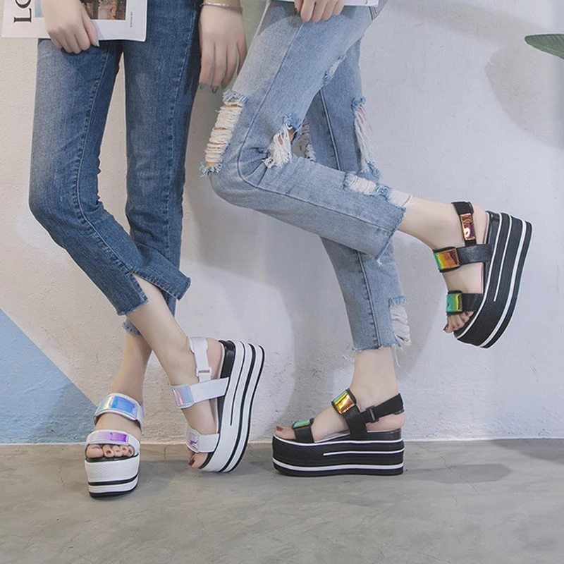 Женские сандалии из натуральной кожи летние на высоком массивном каблуке