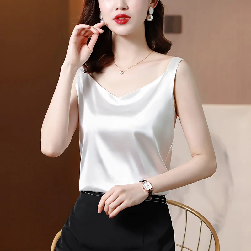 

Summer Korean Fashion Silk Tank Top Women Satin Office Lady Spaghetti Strap Tank Top Loose Green Tops for Women