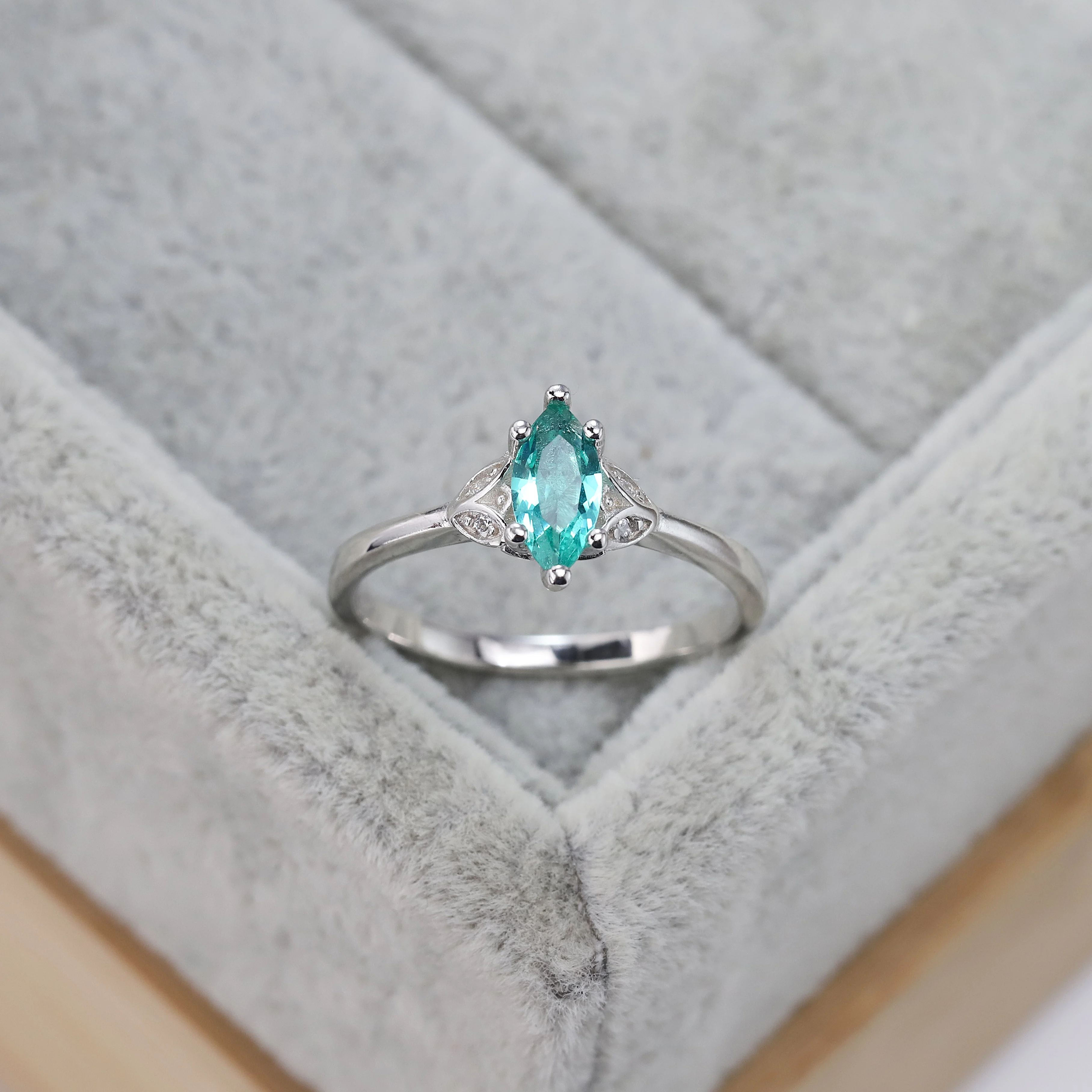 

S925 серебро кольцо Роскошный Изумрудное кольцо европейской и американской моды простой дизайн женские маленькие свежие кольцо