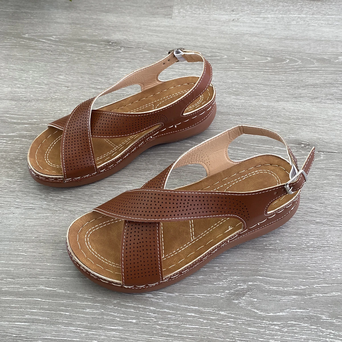 

Summer Fashion Ladies Wedges Sandals Beach Casual Women's Thick-soled Open-toe Shoes Open-heel Ladies Solid Color Buckle Sandals