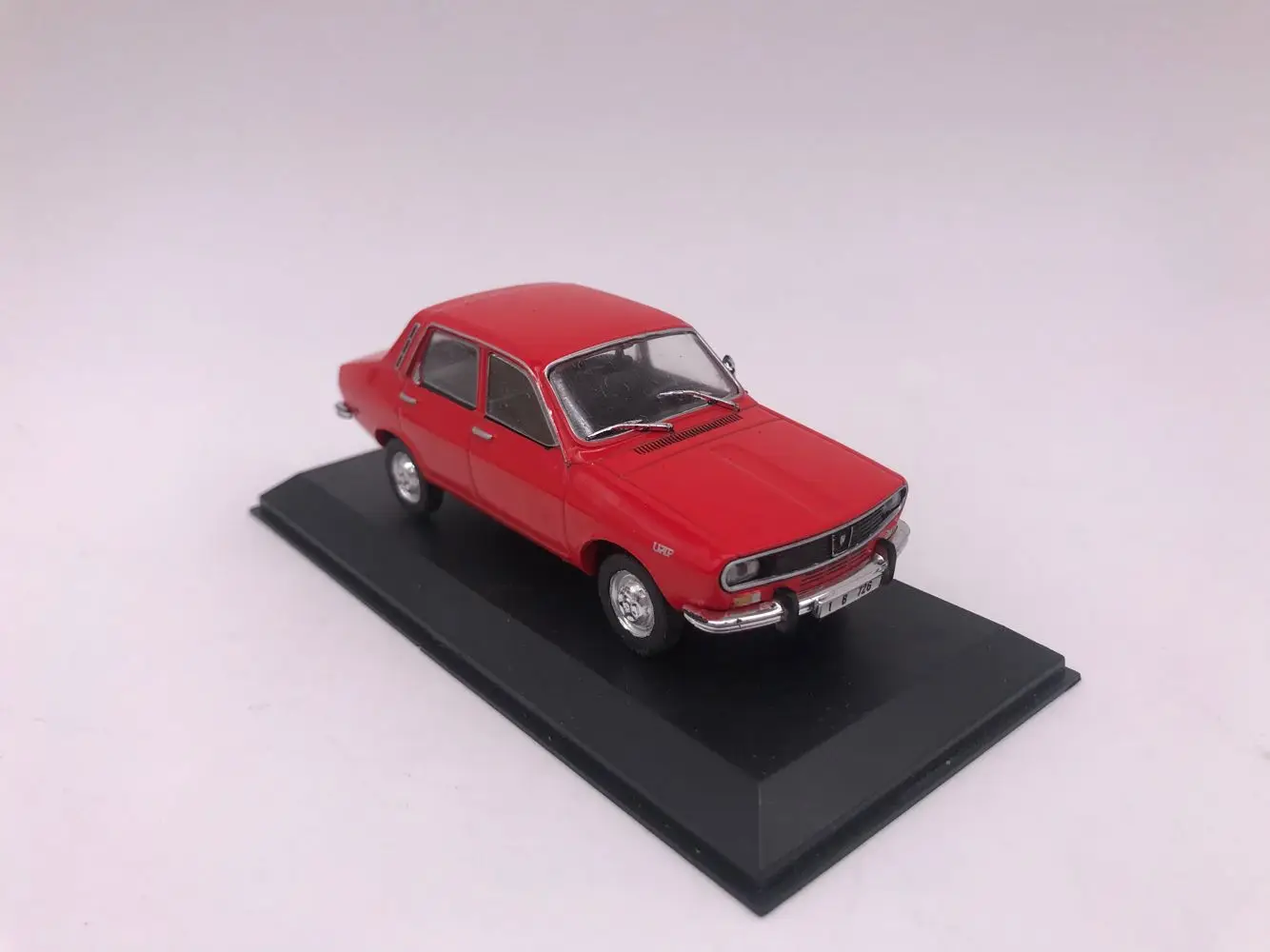 IX O 1:43 DACIA 1300 бутик сплав автомобиль игрушки для детей модель детской игрушки подарок оригинальная коробка