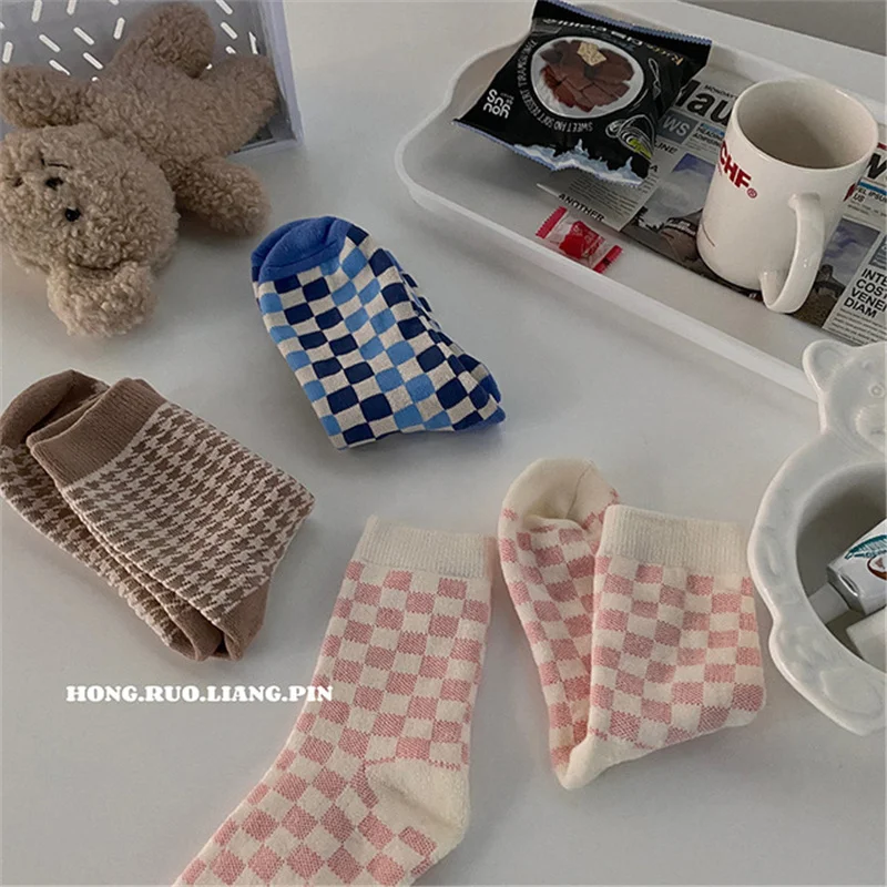 

Warm Medium Socks In Autumn And Winter European And American Trend Lattice Harajuku Cotton British Style Individual Tube Socks