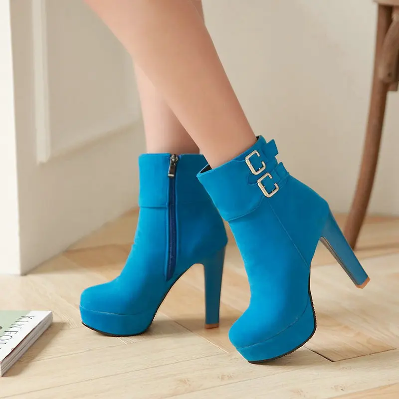 Женские ботильоны на платформе черные или синие короткие ботинки из флока