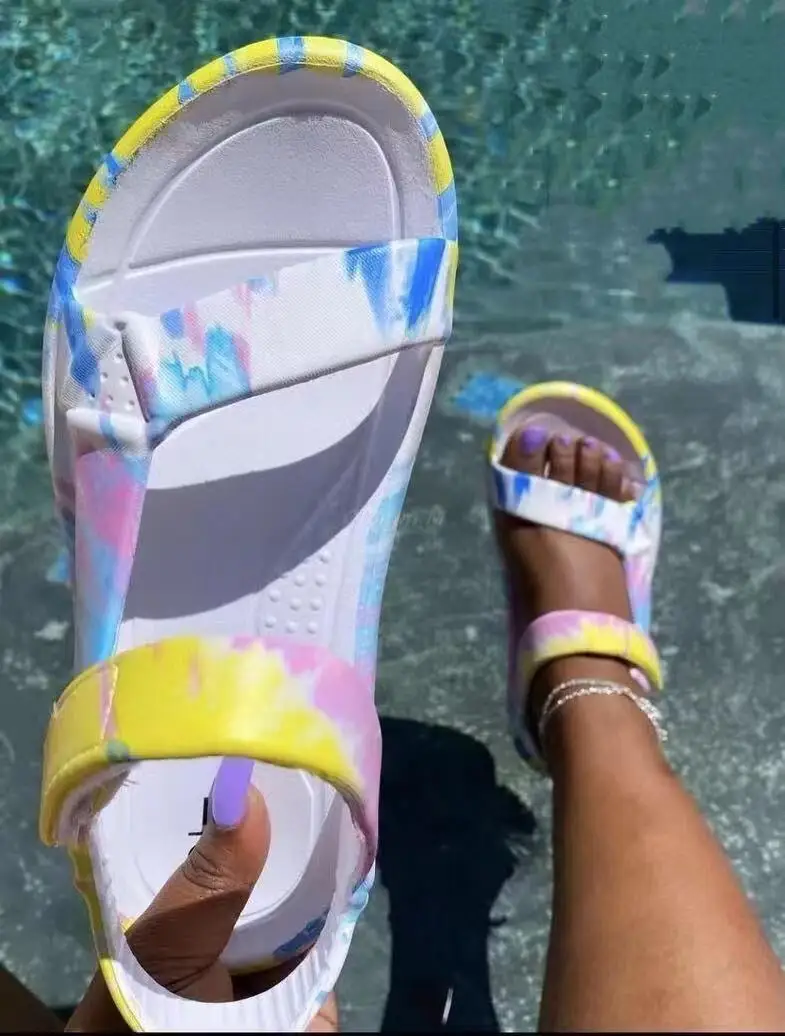 

Beach shoes women's 2021 summer color matching sandals European and American casual large size women's shoes Velcro flat shoe