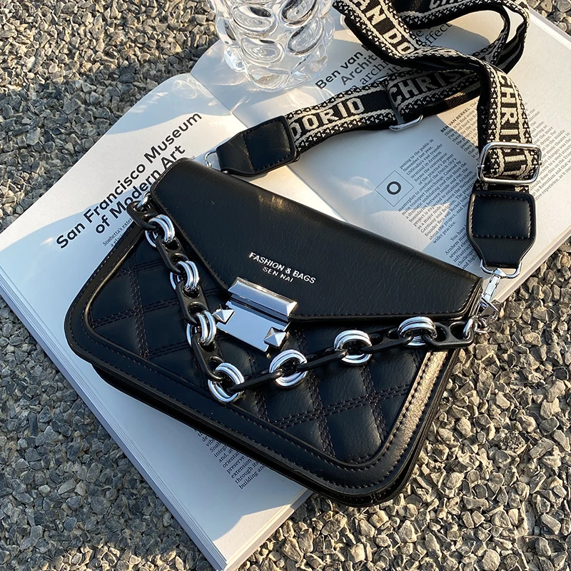 

2021 New Woman Shoulder Bag High Quality PU Chain Diagonal Small Bag Luxury Designer Handbag Underarm Bag 2021 Summer Female Bag