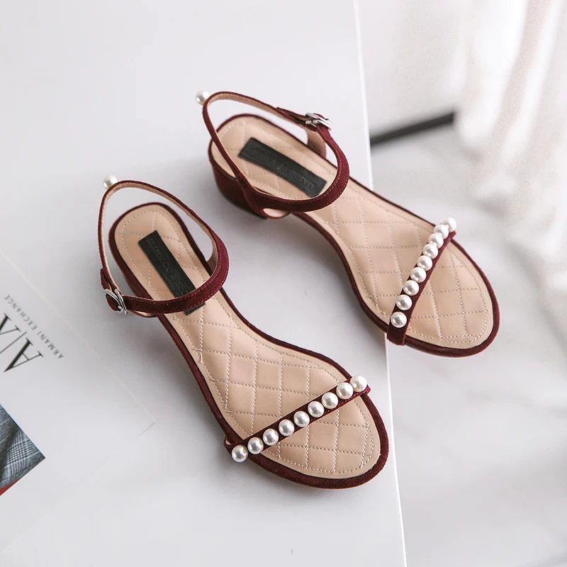 Женские сандалии с ремешком и пряжкой пляжные на толстом среднем каблуке