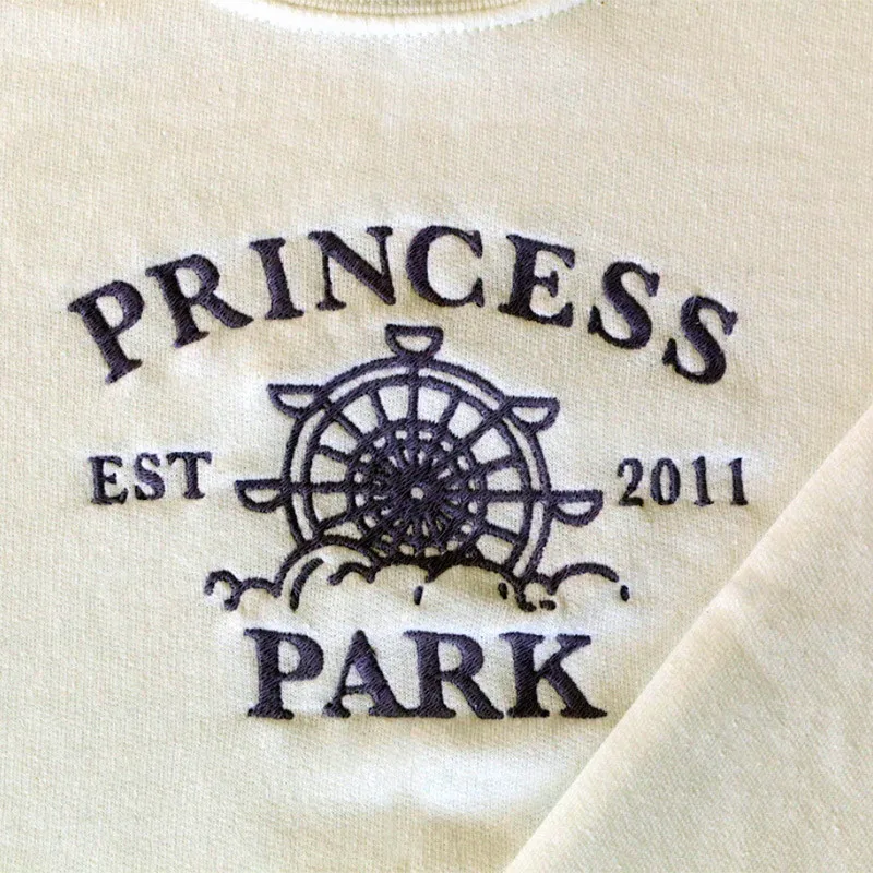 Женский свитшот с вышивкой принцессы Белый свободный винтажный пуловер круглым