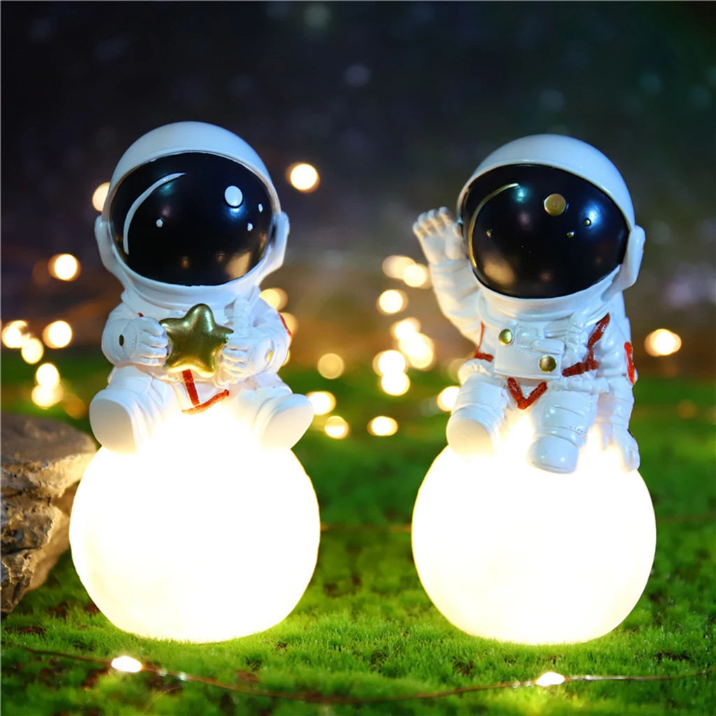 

Spaceman LED Nightlight Mood Lamp Astronaut Sculpture for Office Bedroom Ornaments