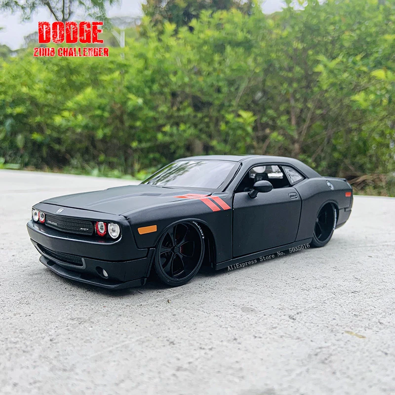 Модель автомобиля Maisto 1:24 2008 Dodge Challenger из сплава декоративная коллекция