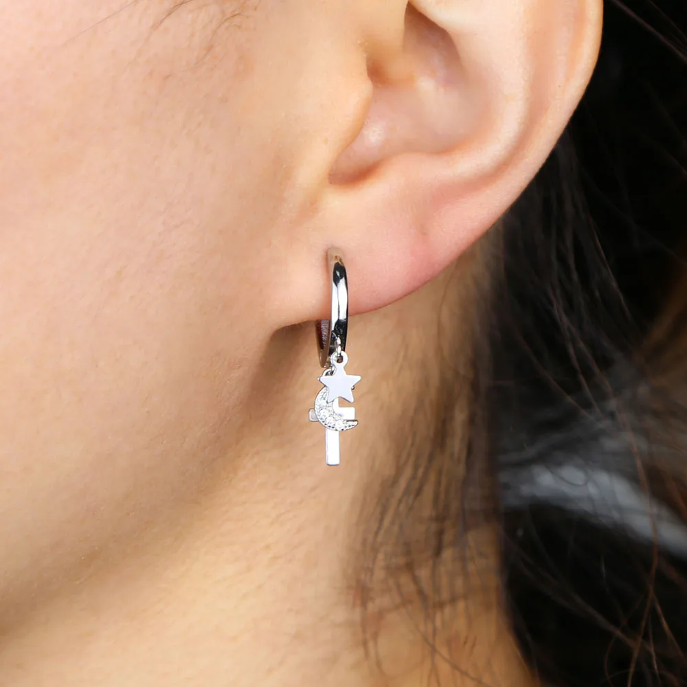 2021 Новая мода Простой дизайн 925 серебряный крест с изображением луны и звезд Cz